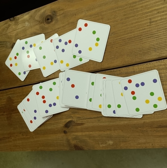 On The Dot Card Game Brain Teaser Puzzle Homeschool - Picture 4 of 4